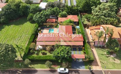 Chácara, 3 quartos, 1400 m² - Foto 1