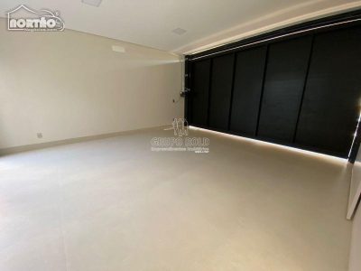 Casa, 1 quarto, 205 m² - Foto 2