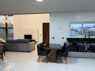 Casa, 3 quartos, 212 m² - Foto 4