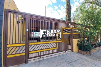 Casa, 4 quartos, 197 m² - Foto 1