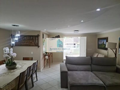 Casa, 4 quartos, 255 m² - Foto 1