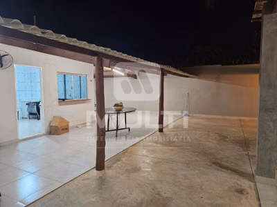 Casa, 2 quartos, 200 m² - Foto 1