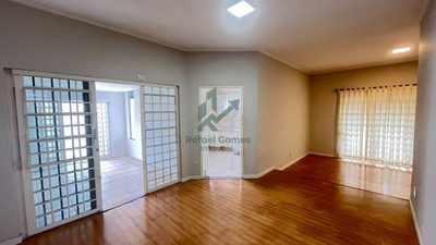 Casa, 3 quartos, 216 m² - Foto 1