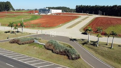 Loteamento e Condomínio, 1000 m² - Foto 1
