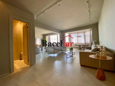 Apartamento, 3 quartos, 236 m² - Foto 1