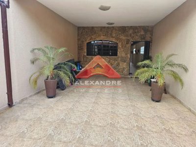 Casa, 3 quartos, 181 m² - Foto 1