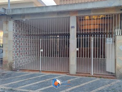 Casa, 5 quartos, 205 m² - Foto 1