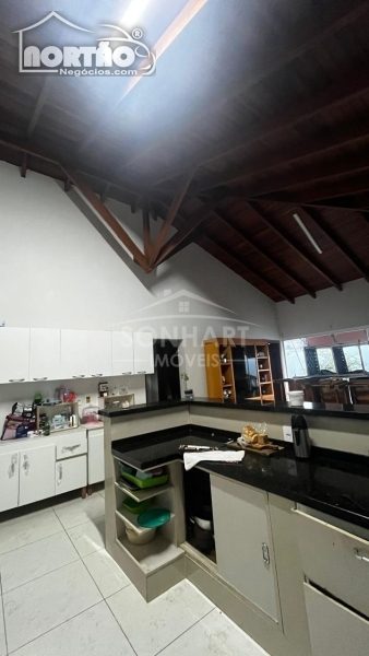 Casa, 3 quartos, 202 m² - Foto 4