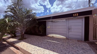Casa, 5 quartos, 300 m² - Foto 1