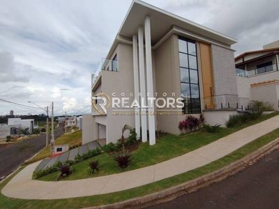 Sobrado, 3 quartos, 307 m² - Foto 1