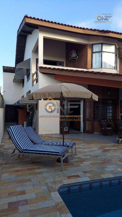 Casa, 3 quartos, 218 m² - Foto 2