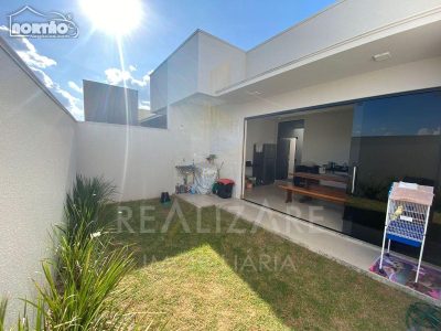 Casa, 3 quartos, 102 m² - Foto 1