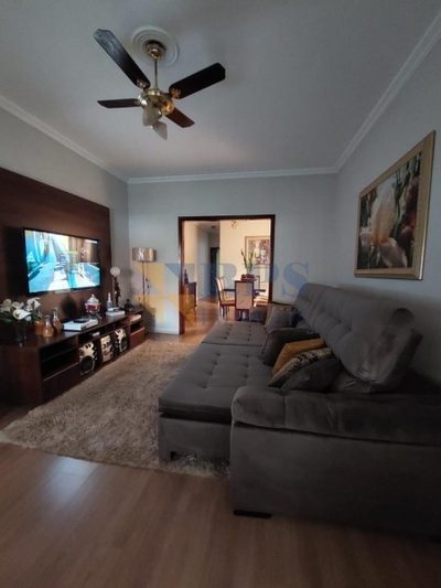 Casa, 3 quartos, 174 m² - Foto 1