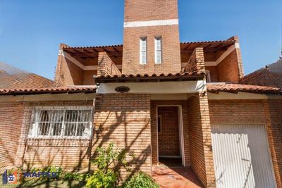 Casa, 3 quartos, 230 m² - Foto 1