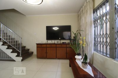 Casa, 3 quartos, 169 m² - Foto 1