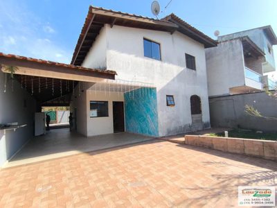 Sobrado, 3 quartos, 248 m² - Foto 1