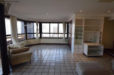 Apartamento, 3 quartos, 245 m² - Foto 2