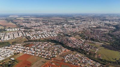 Loteamento e Condomínio, 202 m² - Foto 1