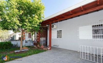 Casa, 4 quartos, 185 m² - Foto 1