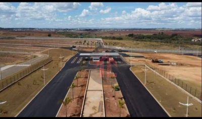 Loteamento e Condomínio, 226 m² - Foto 1