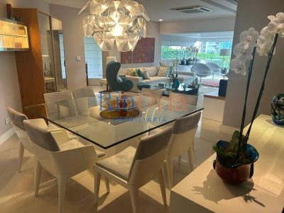 Apartamento, 3 quartos, 220 m² - Foto 1