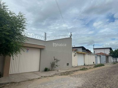 Casa, 3 quartos, 156 m² - Foto 1