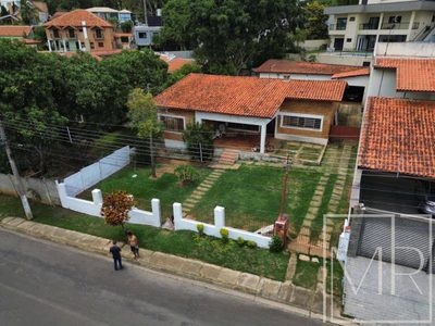 Casa, 4 quartos, 258 m² - Foto 1
