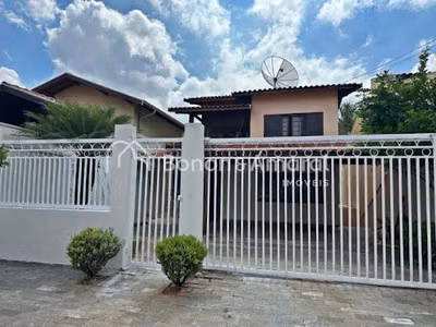 Casa, 4 quartos, 280 m² - Foto 1