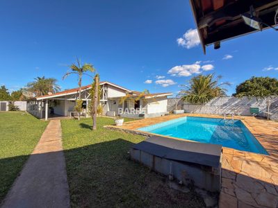 Chácara, 4 quartos, 1361 m² - Foto 1
