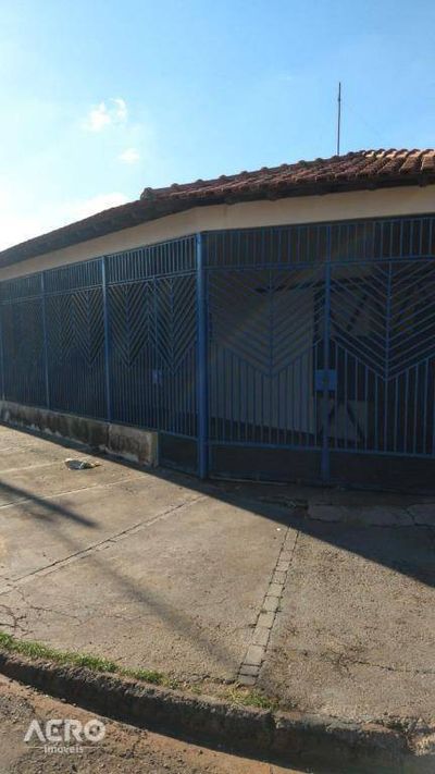 Casa, 2 quartos, 130 m² - Foto 1