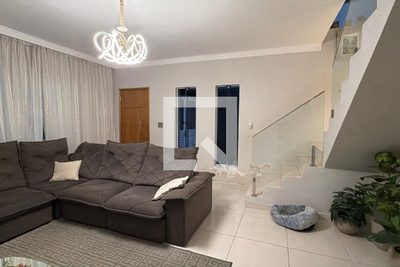 Casa, 3 quartos, 180 m² - Foto 1