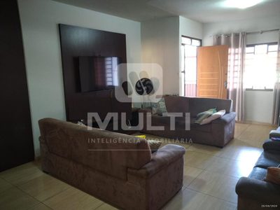 Casa, 3 quartos, 216 m² - Foto 3