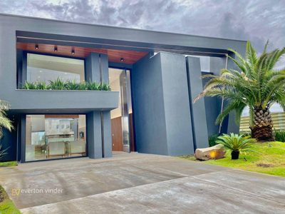 Casa, 4 quartos, 250 m² - Foto 1