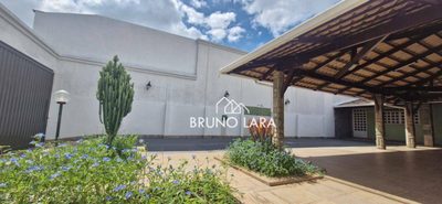 Casa, 5 quartos, 330 m² - Foto 2