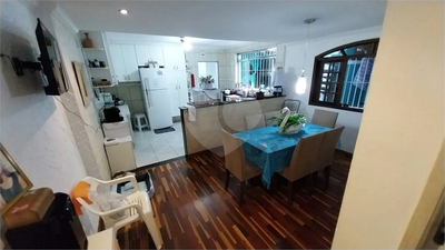 Sobrado, 4 quartos, 206 m² - Foto 2