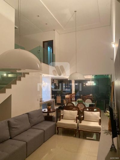 Casa, 4 quartos, 300 m² - Foto 1