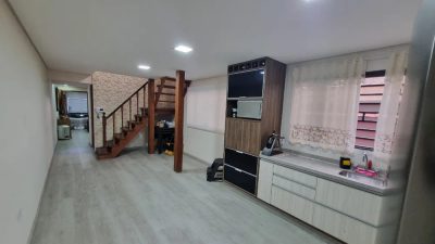 Sobrado, 3 quartos, 370 m² - Foto 1