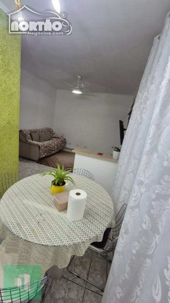 Casa, 2 quartos, 70 m² - Foto 1