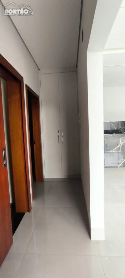 Casa, 4 quartos, 143 m² - Foto 1