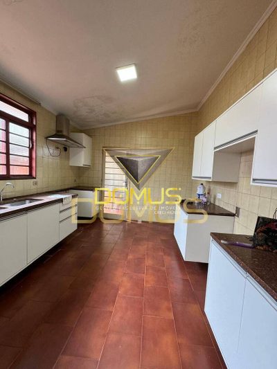 Casa, 3 quartos, 254 m² - Foto 2