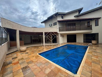 Casa, 3 quartos, 275 m² - Foto 1