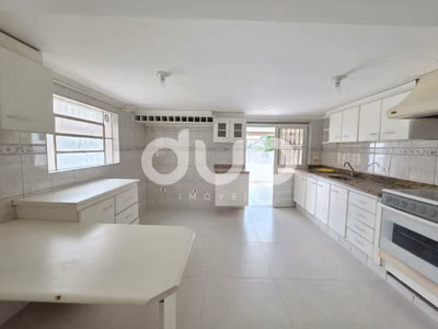 Casa, 3 quartos, 200 m² - Foto 1