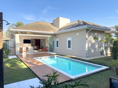Casa, 3 quartos, 217 m² - Foto 1
