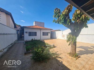 Casa, 2 quartos, 216 m² - Foto 1