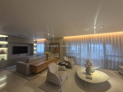 Apartamento, 3 quartos, 213 m² - Foto 1