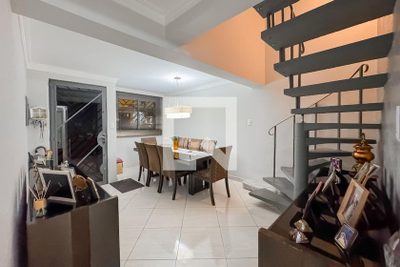 Casa, 3 quartos, 174 m² - Foto 1