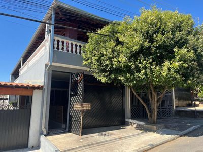 Casa, 3 quartos, 304 m² - Foto 1