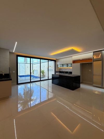 Casa, 4 quartos, 220 m² - Foto 2