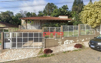 Casa, 3 quartos, 228 m² - Foto 1