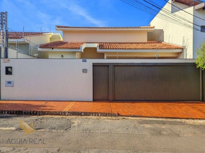 Sobrado, 4 quartos, 257 m² - Foto 1
